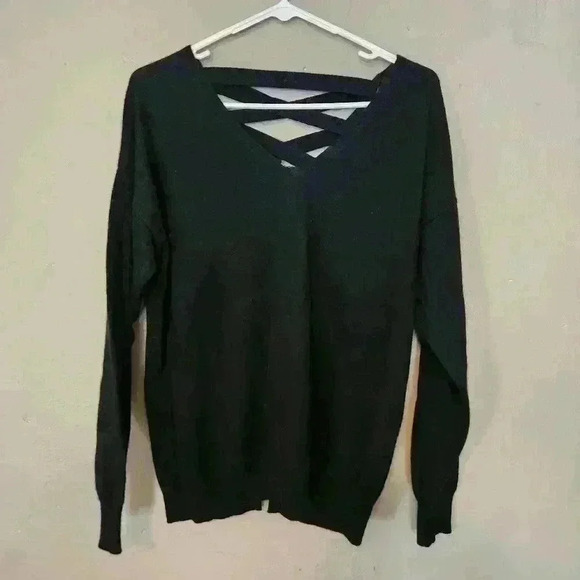Aqua 100% cashmere sweater braided back V-Neck black size small - Picture 1 of 4